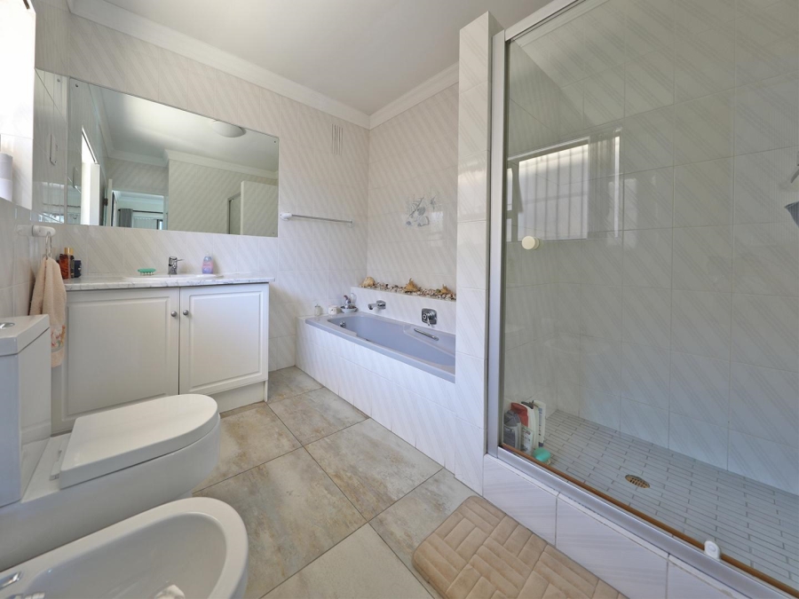 4 Bedroom Property for Sale in Plattekloof Western Cape